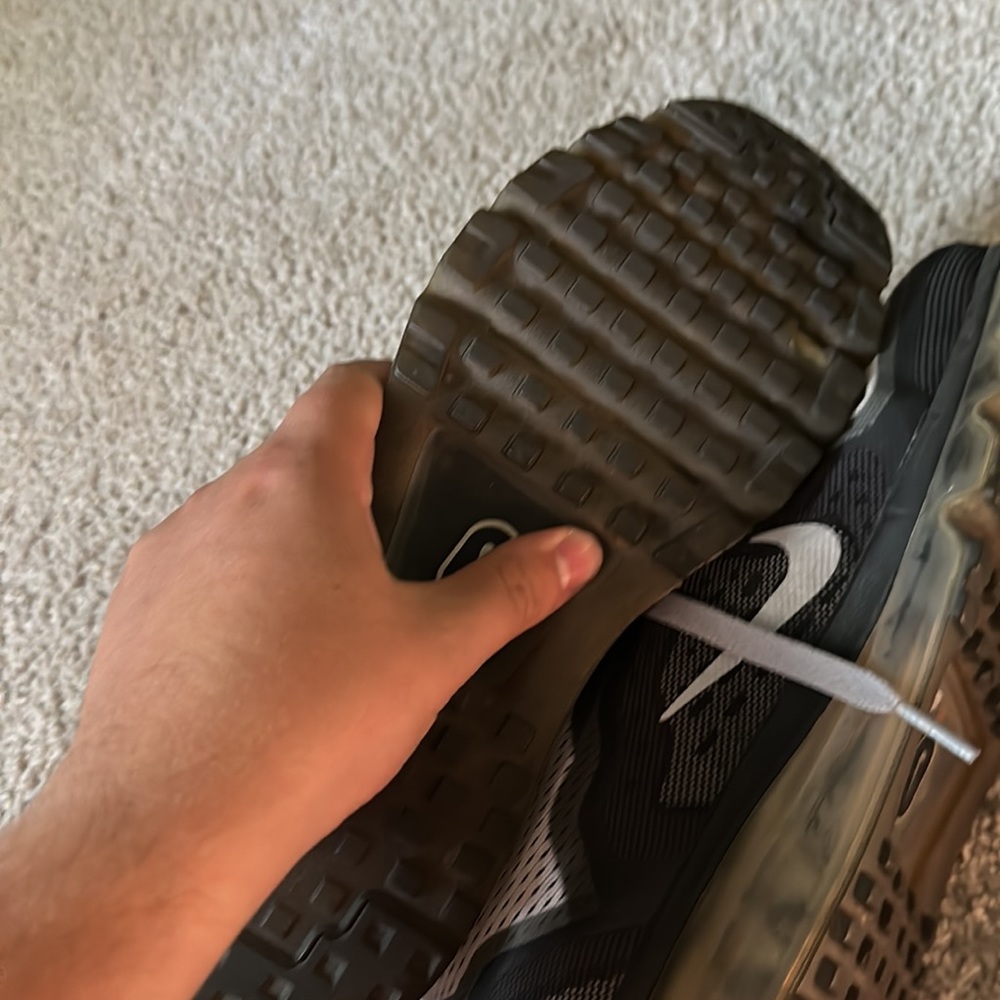 Nike Air Max Shoes - Picture 4 of 5